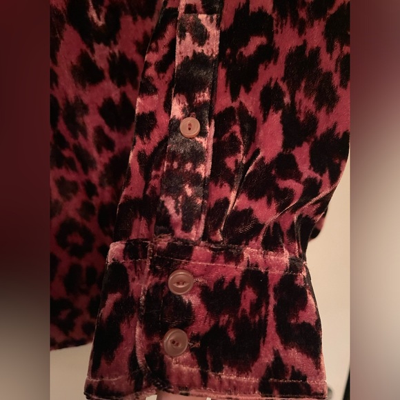 J Crew Classic-Fit Button Up Drapey Pink Velvet Leopard Print Shirt size 12-14 - Picture 5 of 12
